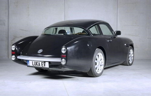 車(chē)重僅為815kg采用四輪轂電機(jī)驅(qū)動(dòng),續(xù)航300km復(fù)古電動(dòng)轎跑老爺車(chē)